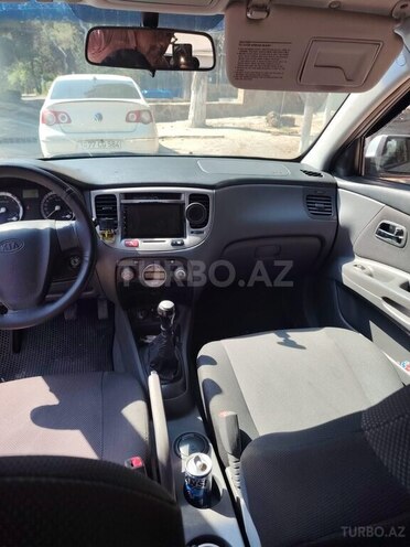 Kia Rio-5