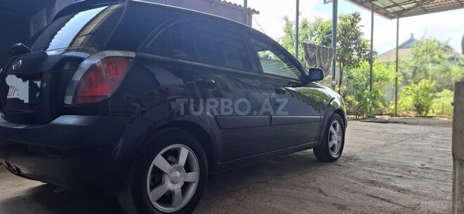 Kia Rio-5