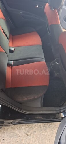 Kia Rio-10