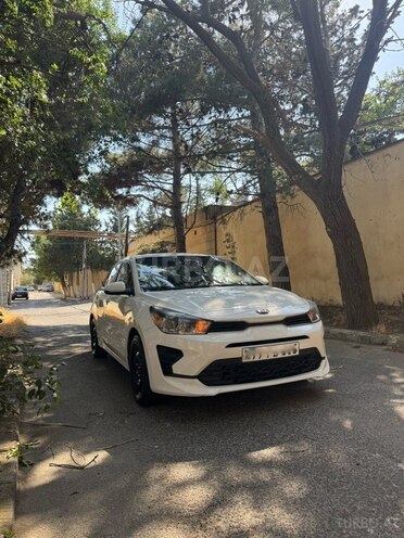 Kia Rio-1