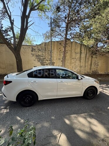 Kia Rio-10