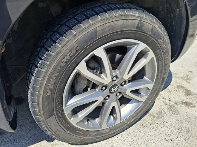 Hyundai Santa Fe-6