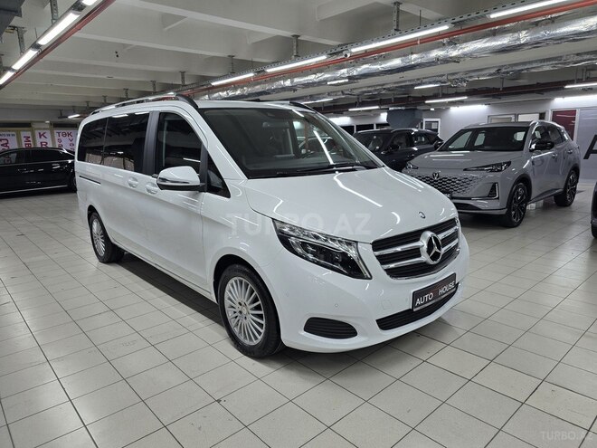 Mercedes V 220-1