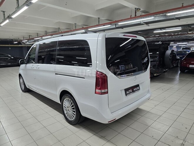 Mercedes V 220-5