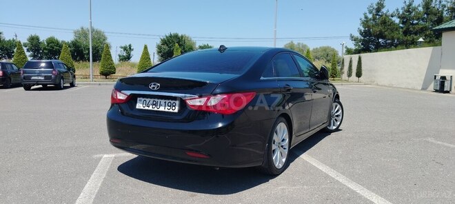Hyundai Sonata-2