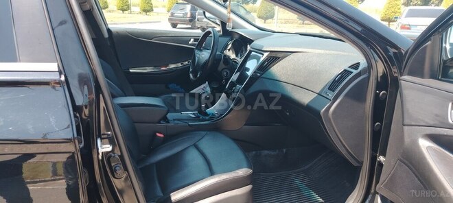 Hyundai Sonata-8