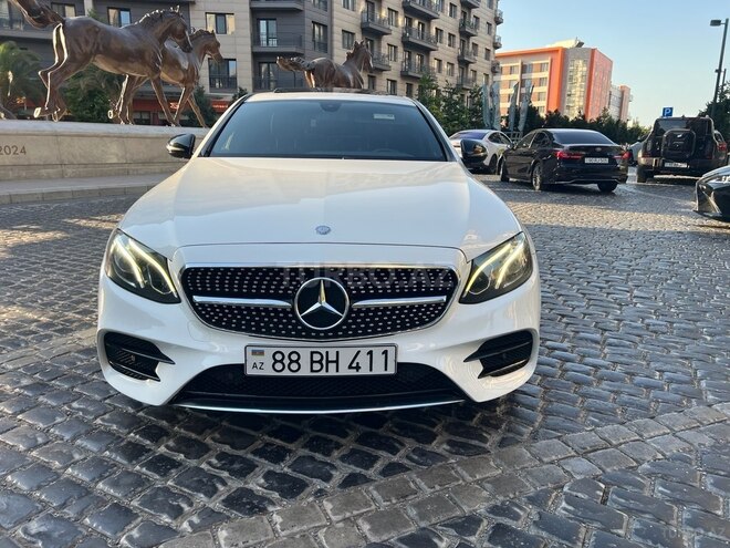 Mercedes E 300-1