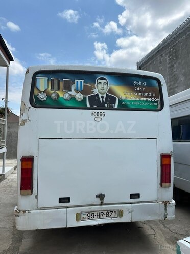 Isuzu Ecobus-2