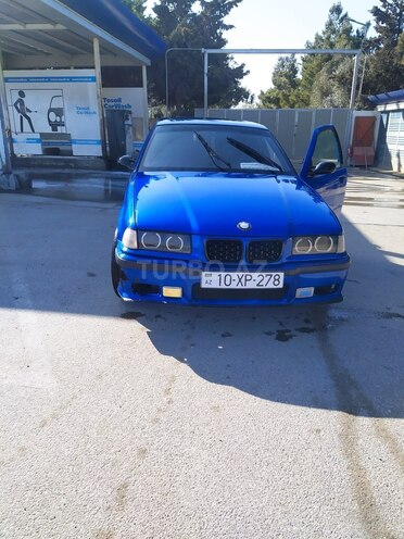 BMW 320-1
