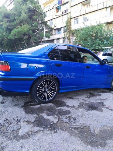 BMW 320-7