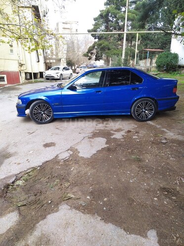 BMW 320-6