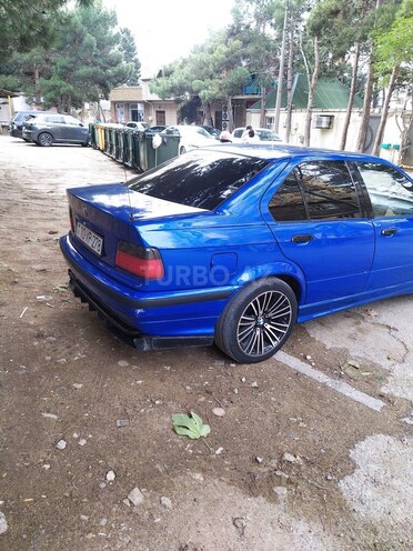 BMW 320-4