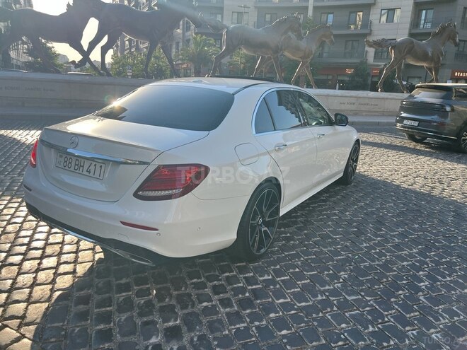 Mercedes E 300-5