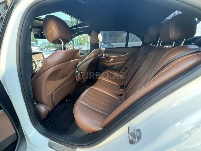 Mercedes E 300-12