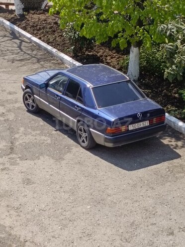 Mercedes 190-8