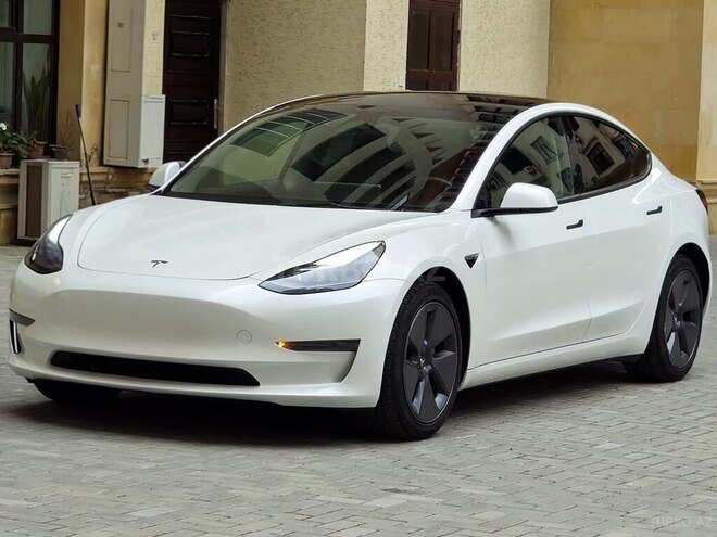 Tesla Model 3-3