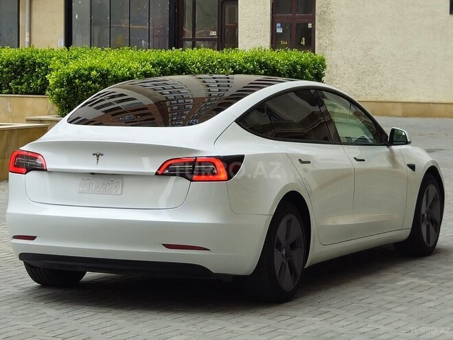 Tesla Model 3-7