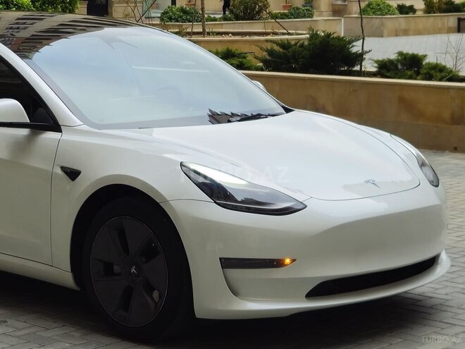 Tesla Model 3-9
