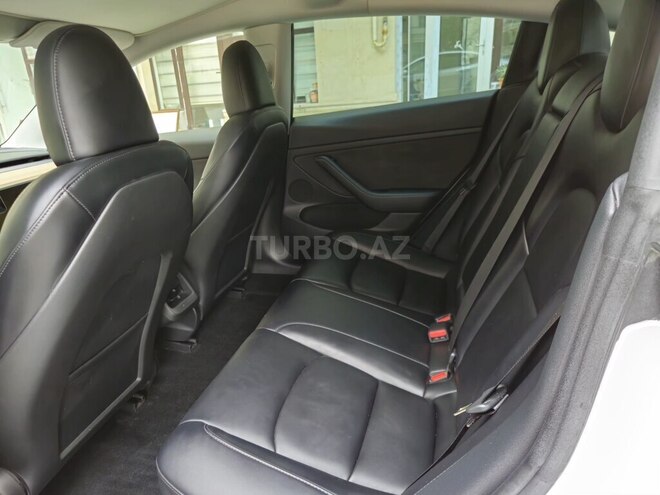 Tesla Model 3-14