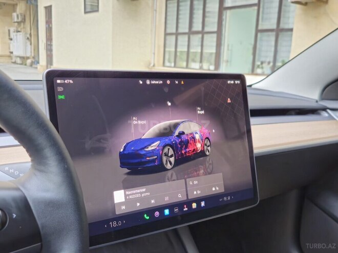 Tesla Model 3-16