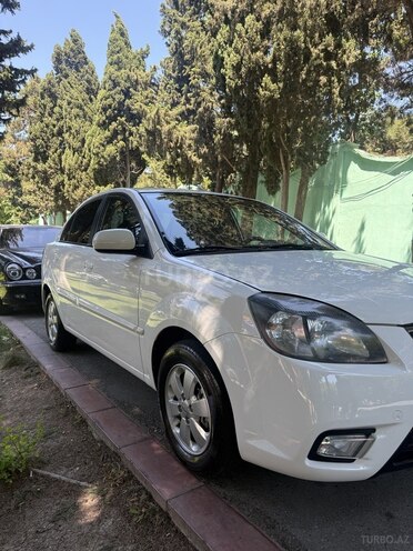 Kia Rio-10
