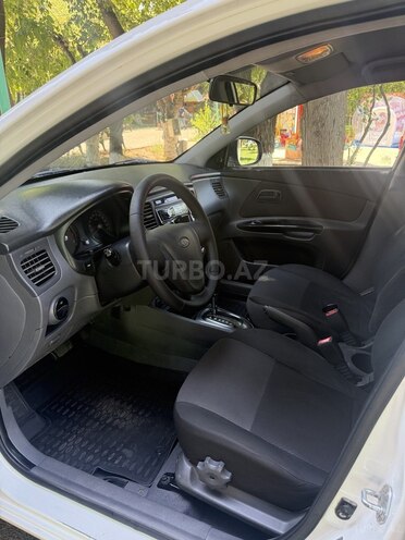 Kia Rio-8