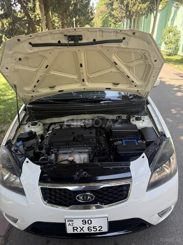 Kia Rio-11
