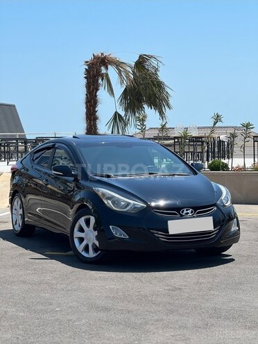 Hyundai Elantra-3