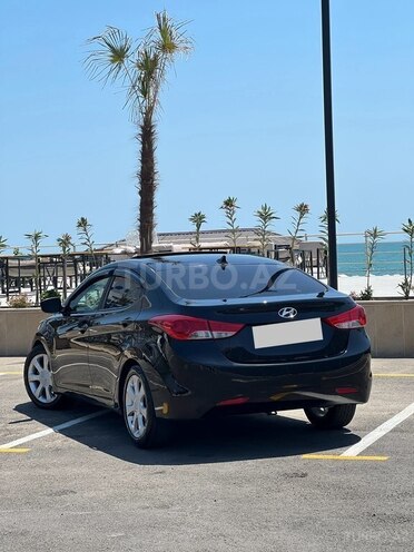 Hyundai Elantra-5