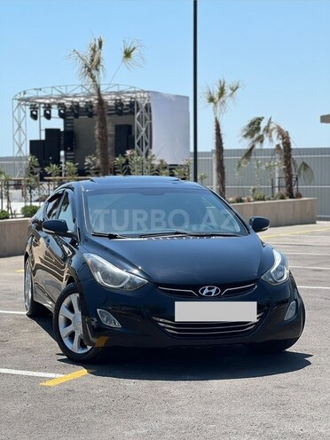 Hyundai Elantra-8