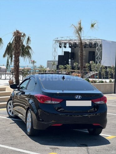 Hyundai Elantra-9