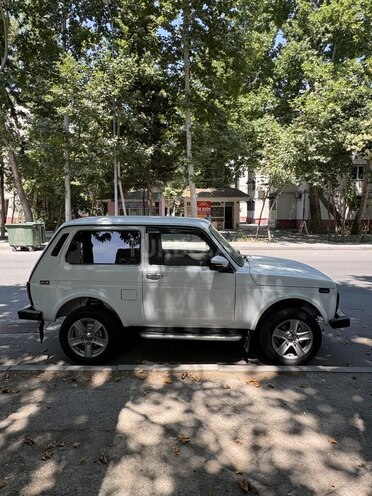 LADA (VAZ) Niva-3