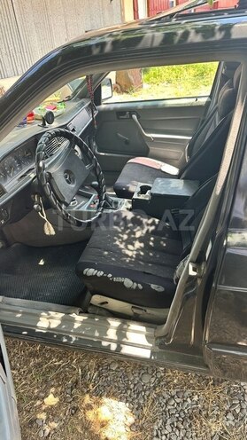 Mercedes 190-4
