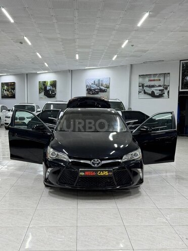 Toyota Camry-13