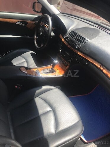 Mercedes E 220-10