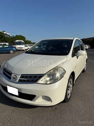 Nissan Tiida-1