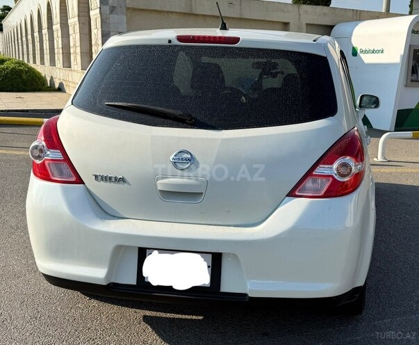 Nissan Tiida-4