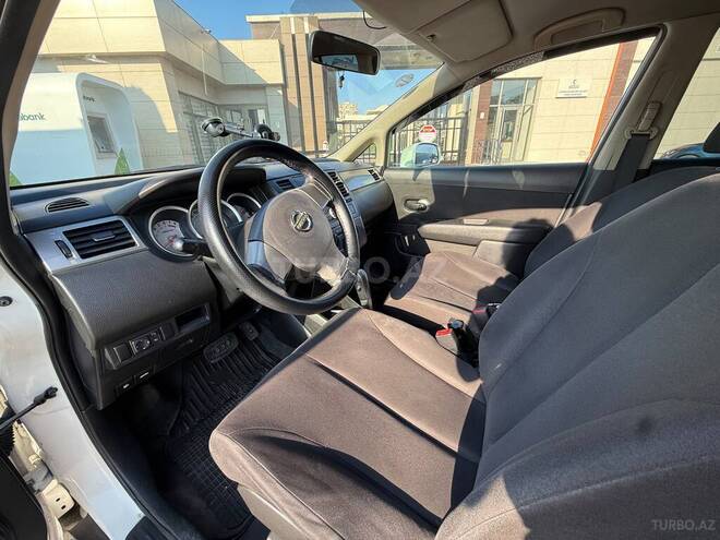 Nissan Tiida-6