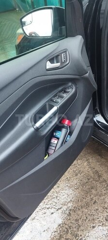 Ford Escape-13