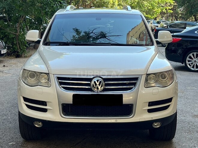 Volkswagen Touareg-1