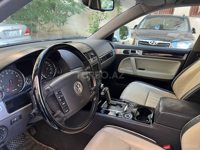 Volkswagen Touareg-10