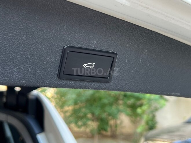 Volkswagen Touareg-18