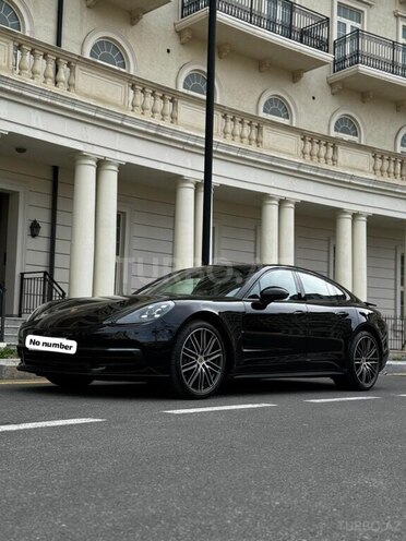 Porsche Panamera-3