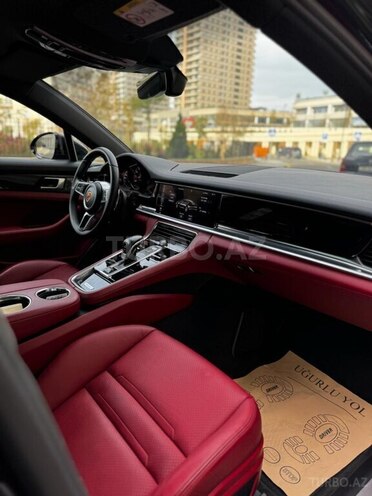 Porsche Panamera-8