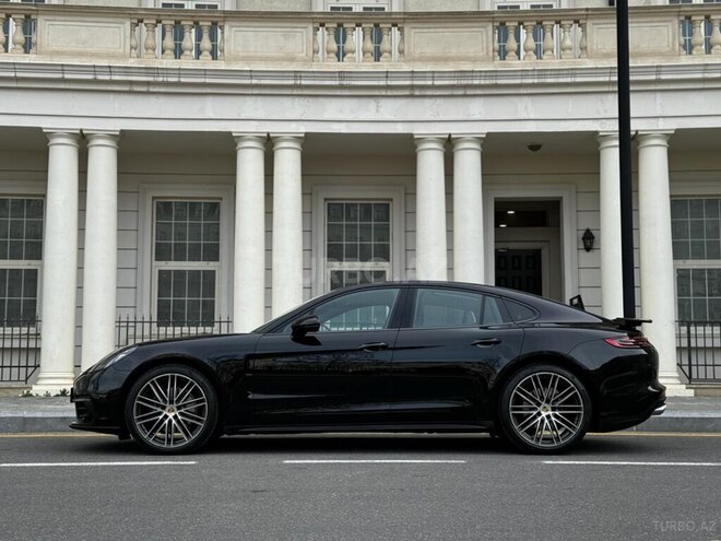 Porsche Panamera-16
