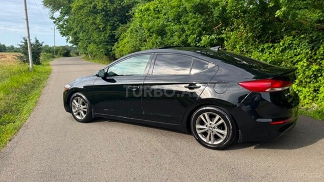 Hyundai Elantra-10