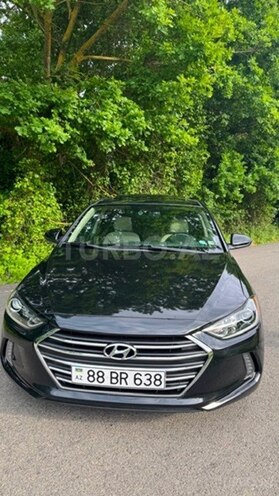 Hyundai Elantra-12