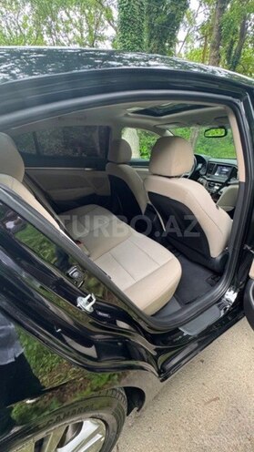 Hyundai Elantra-15
