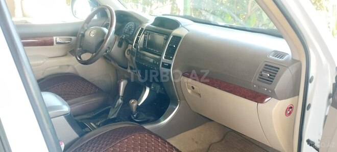 Toyota Land Cruiser Prado-8