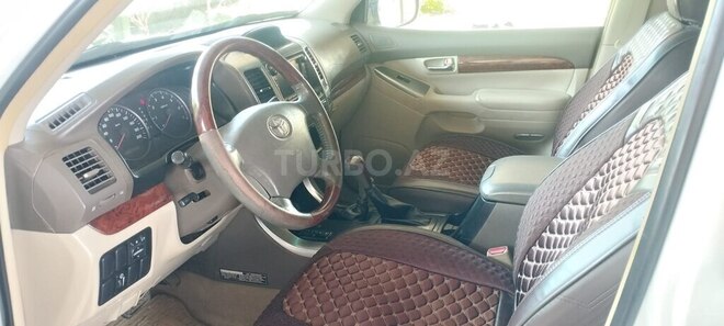 Toyota Land Cruiser Prado-9